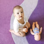 À quel âge bébé comprend quand on le gronde ?