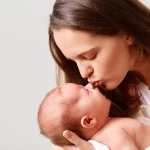Bébé ne dort que dans les bras